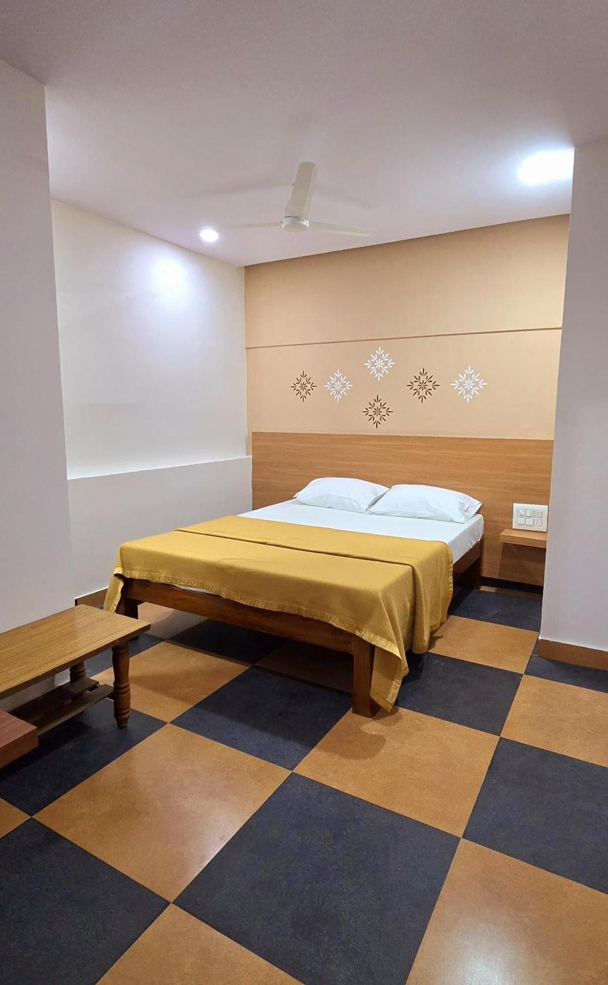 Hotel Nandan Residency Mysuru Zewnętrze zdjęcie